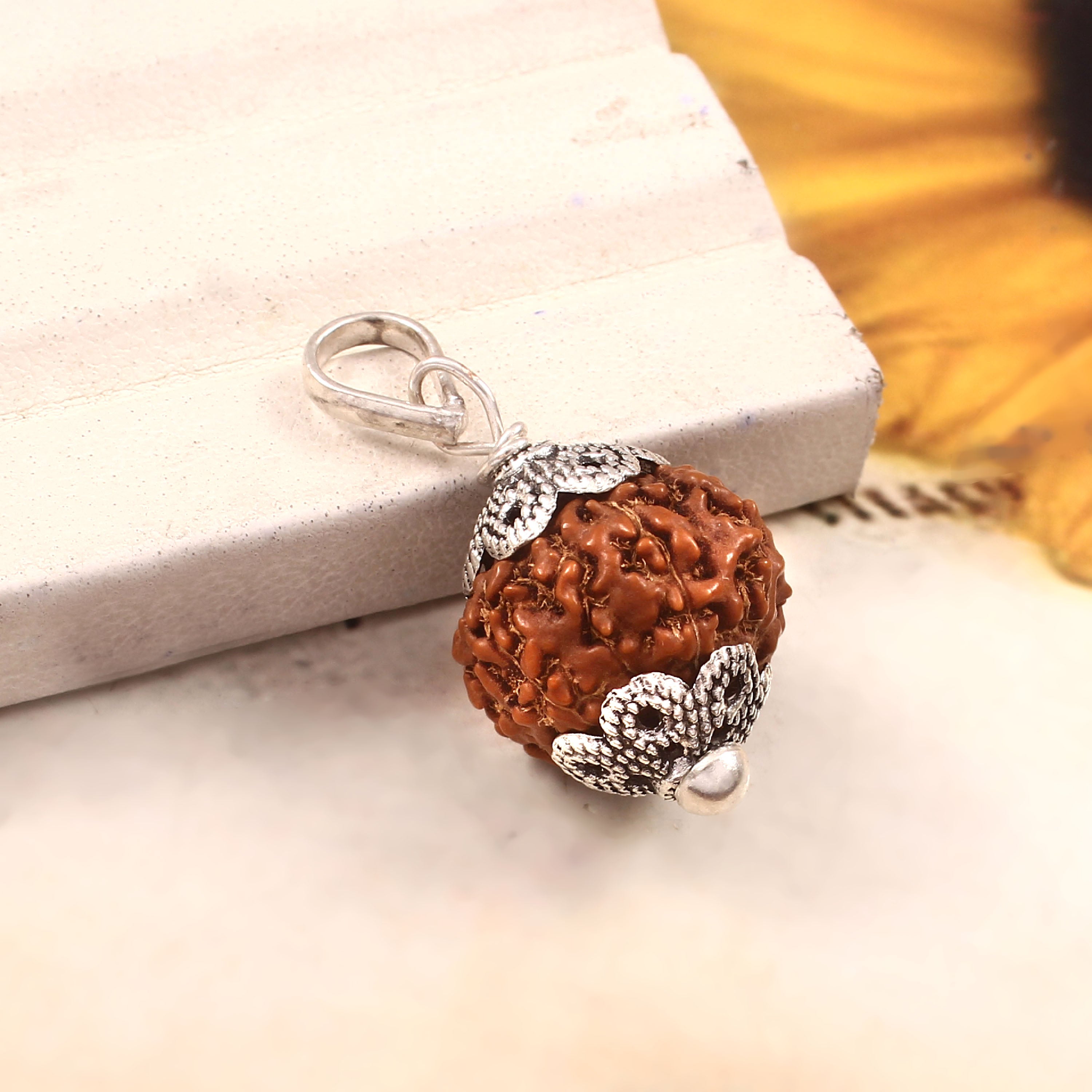 9 Mukhi Rudraksha